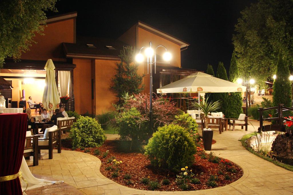 Rixo'S Guesthouse Circea Exterior foto