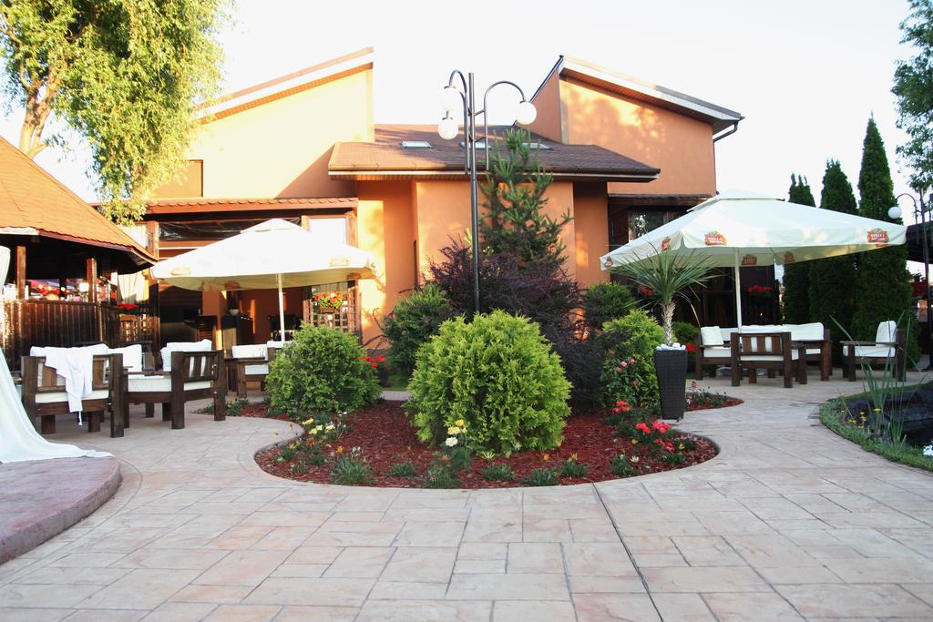Rixo'S Guesthouse Circea Exterior foto