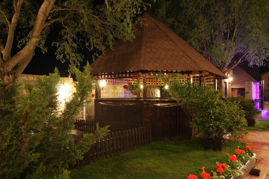 Rixo'S Guesthouse Circea Exterior foto