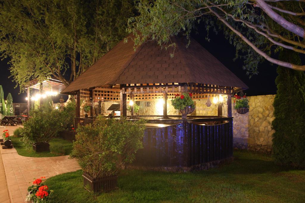 Rixo'S Guesthouse Circea Exterior foto