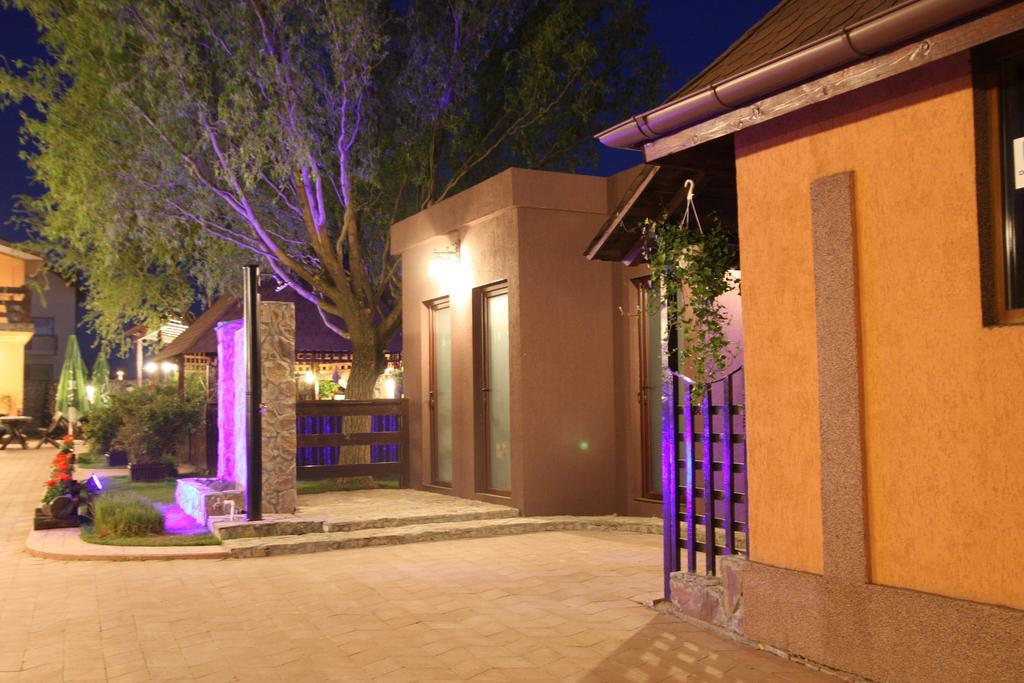 Rixo'S Guesthouse Circea Exterior foto