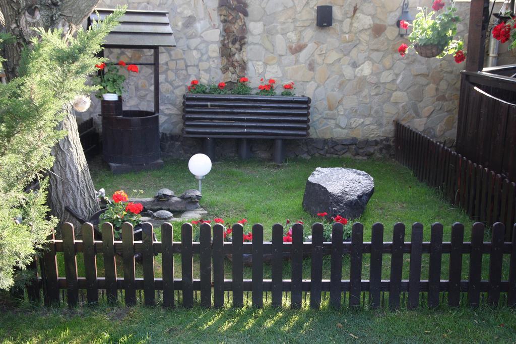 Rixo'S Guesthouse Circea Exterior foto