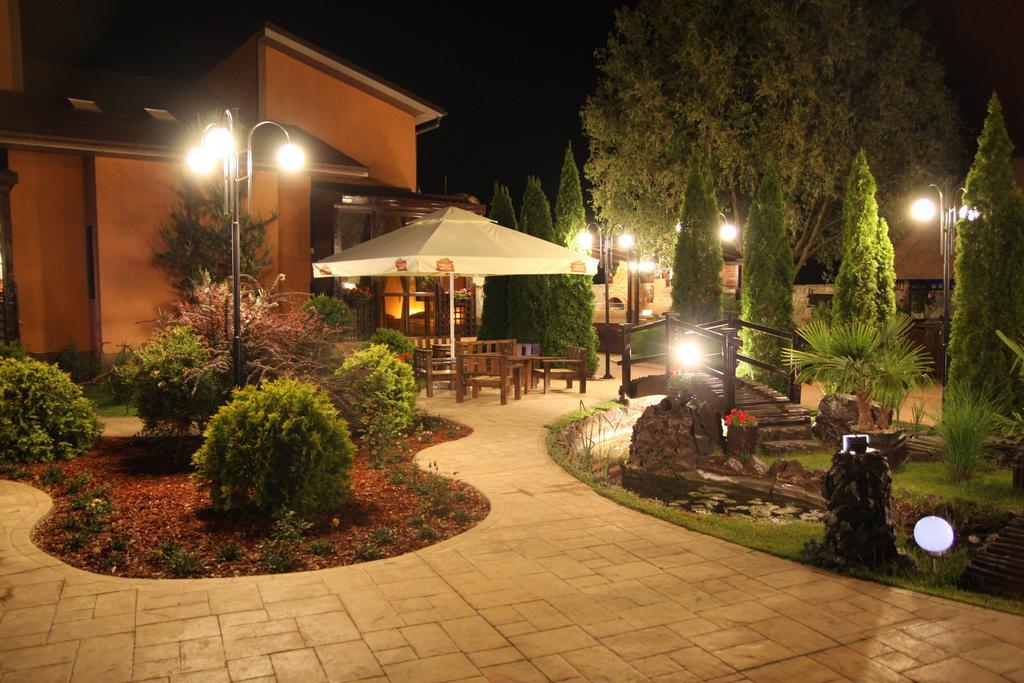 Rixo'S Guesthouse Circea Exterior foto