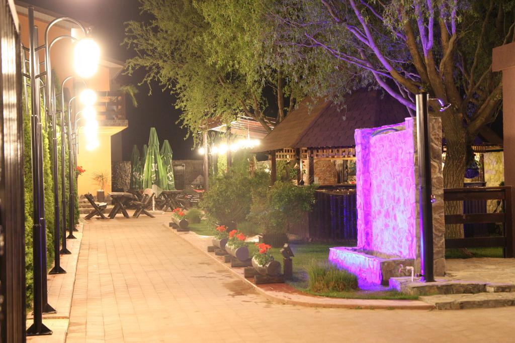 Rixo'S Guesthouse Circea Exterior foto
