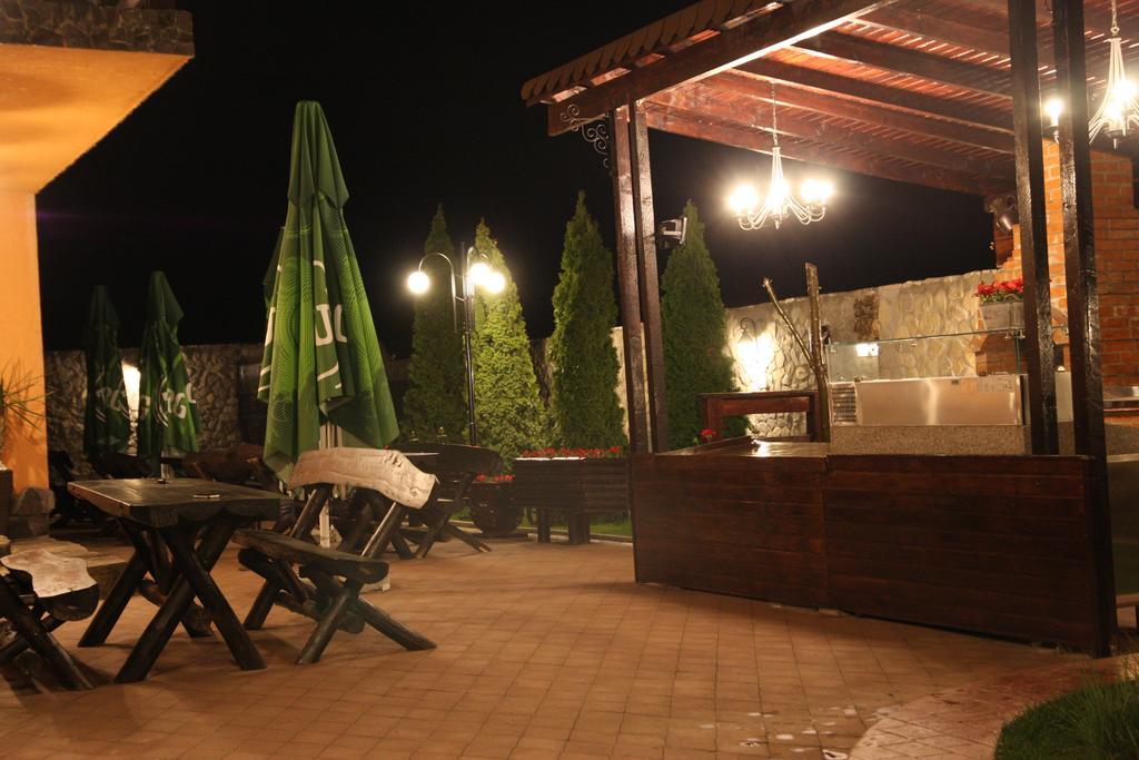 Rixo'S Guesthouse Circea Exterior foto