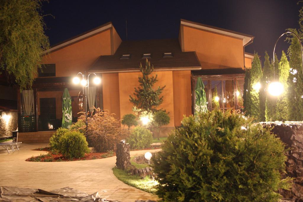 Rixo'S Guesthouse Circea Exterior foto