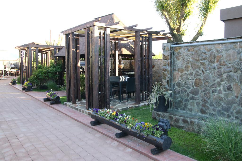 Rixo'S Guesthouse Circea Exterior foto
