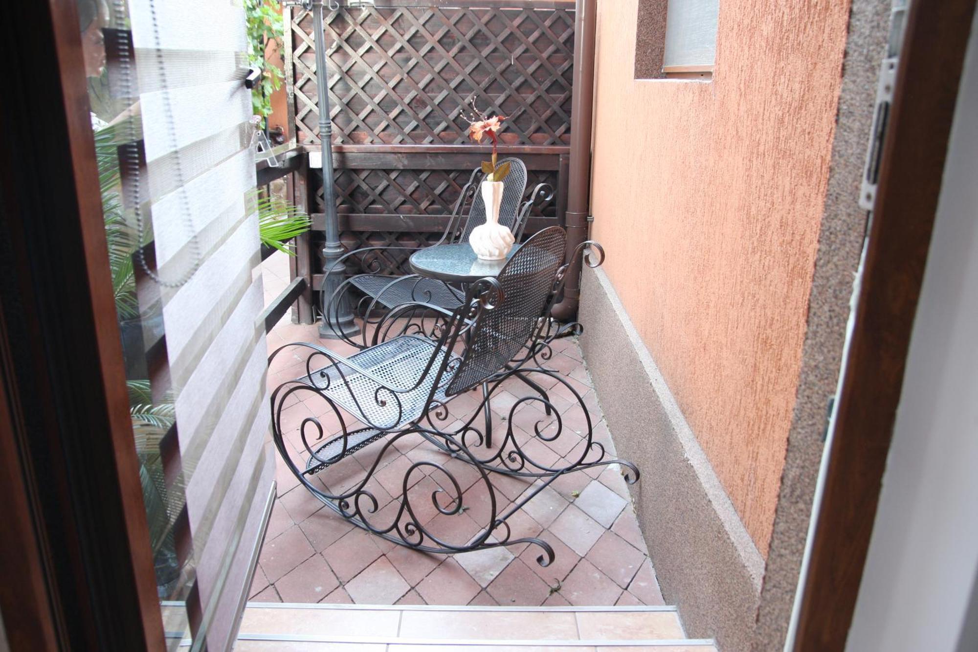 Rixo'S Guesthouse Circea Exterior foto