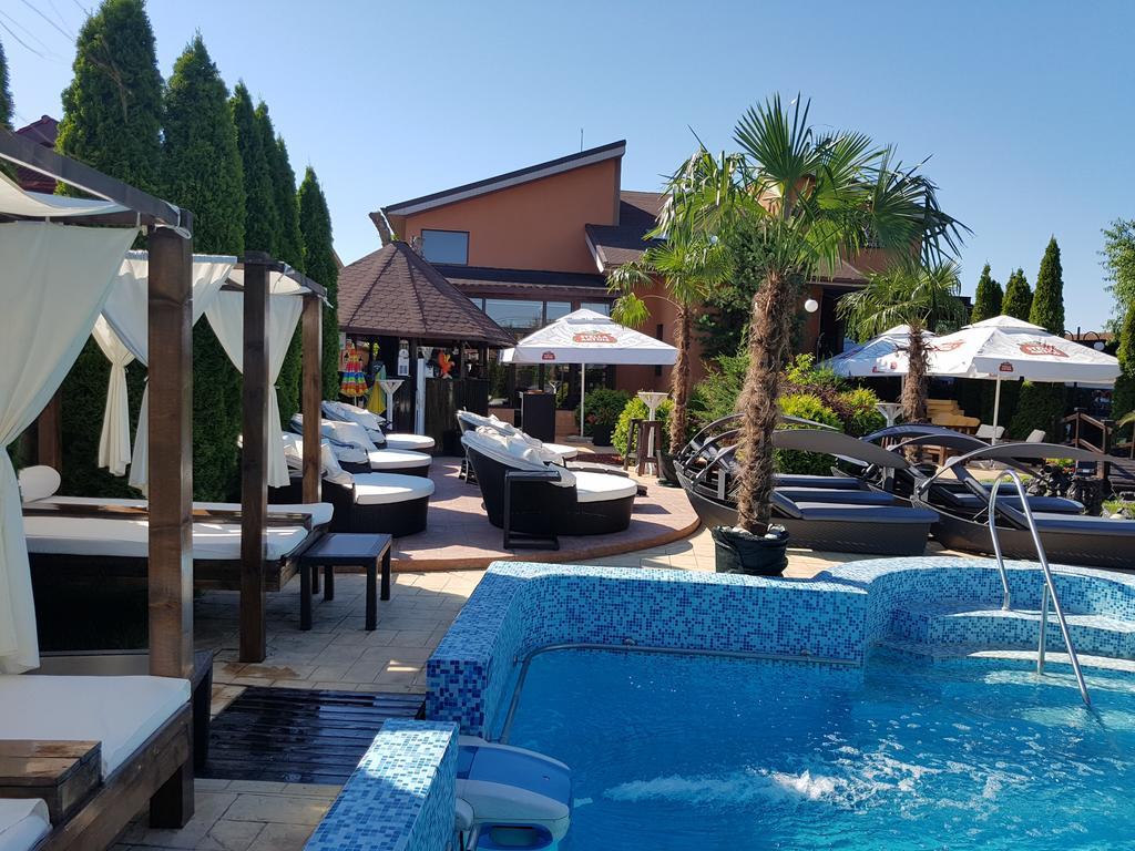 Rixo'S Guesthouse Circea Exterior foto